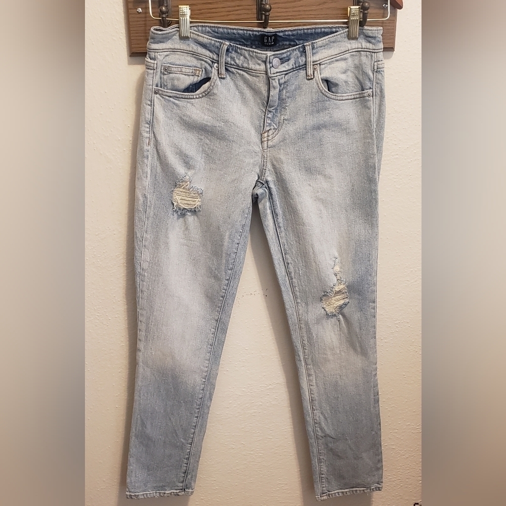 Gap girlfriend distressed light wash jean